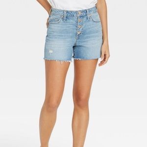 Women's High-Rise Jean Shorts
Universal Thread™ Light Wash 6
